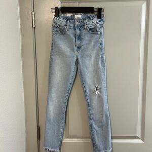 MOTHER The Insider Crop Step Chew light wash jeans